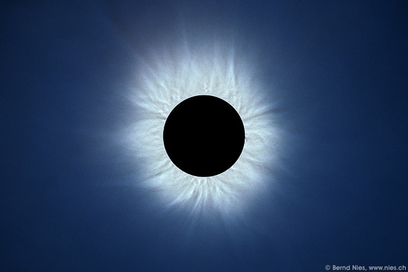 Eclipse 1999 corona composite