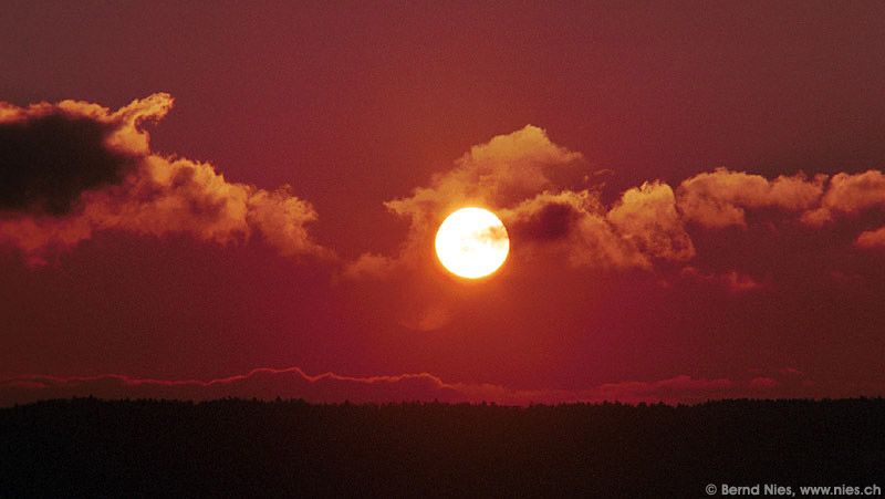 Sonnenuntergang) Sonnenuntergang im Dezember 1999.