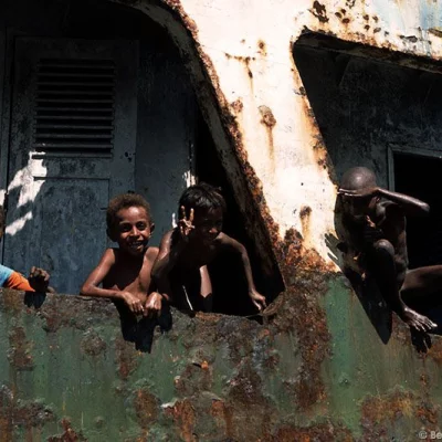 Children on shipwreck